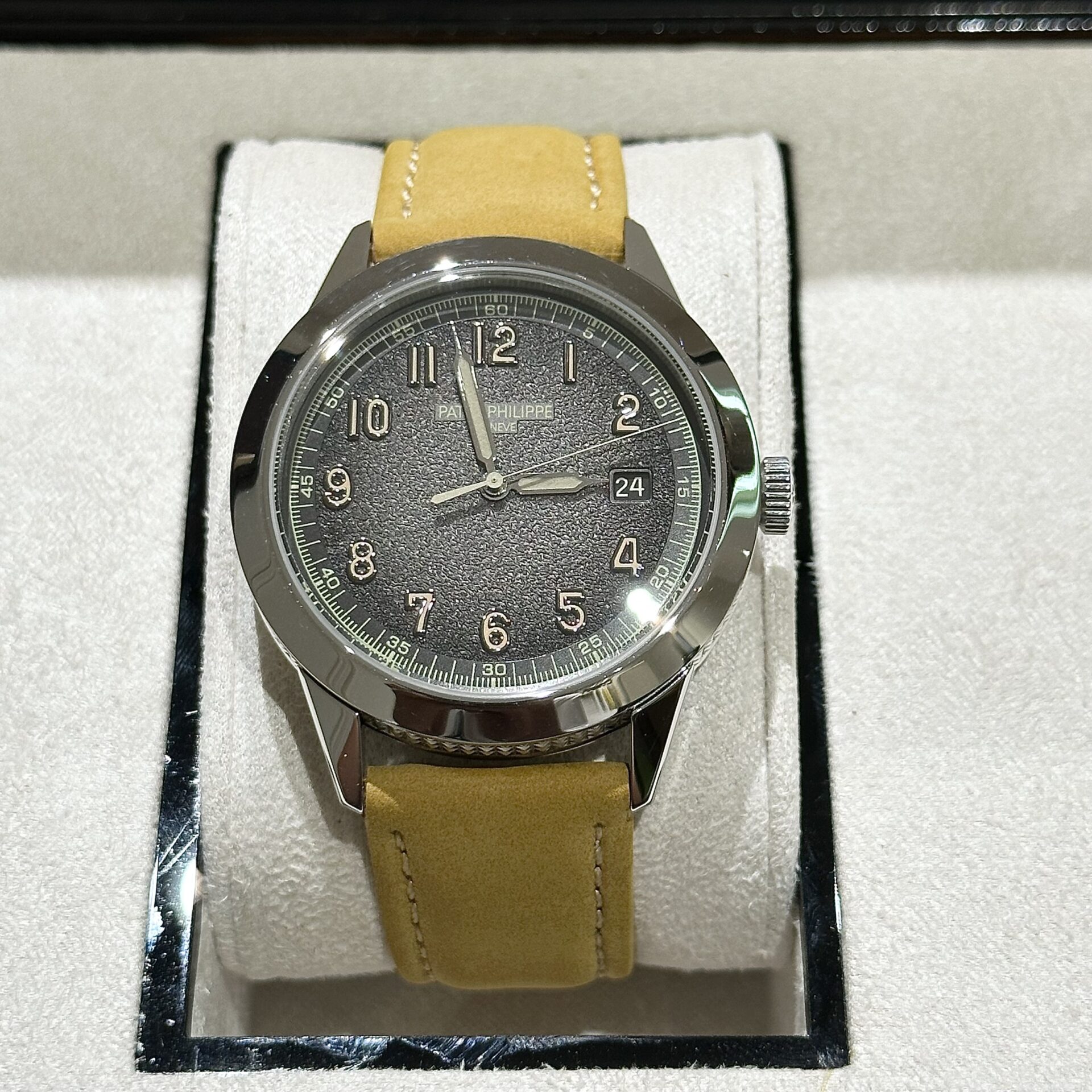 Patek Philippe Calatrava 5226G Best Super Clone Watch Leather Strap 40mm