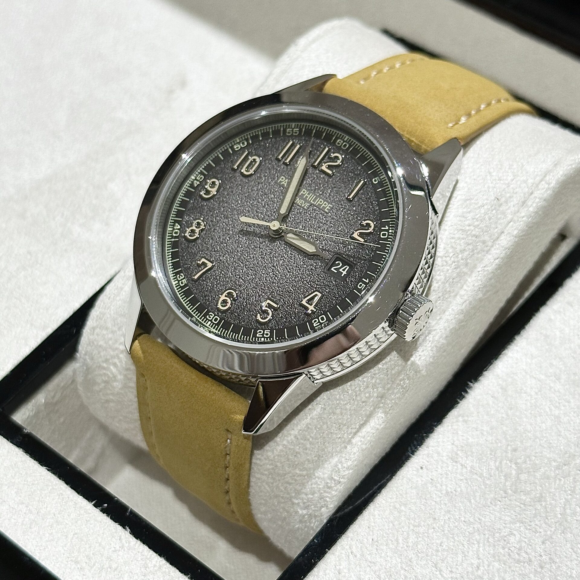 Patek Philippe Calatrava 5226G Best Super Clone Watch Leather Strap 40mm - Image 3