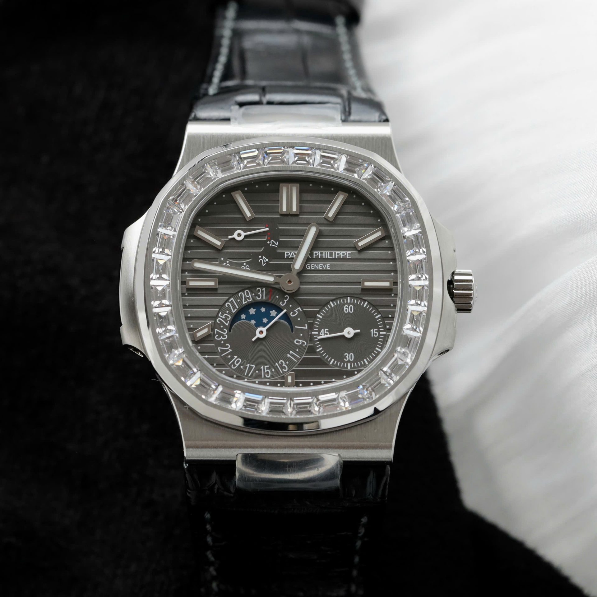 Patek Philippe Super Clone Nautilus 5724 Gray Dial Leather Strap PPF Factory 40mm
