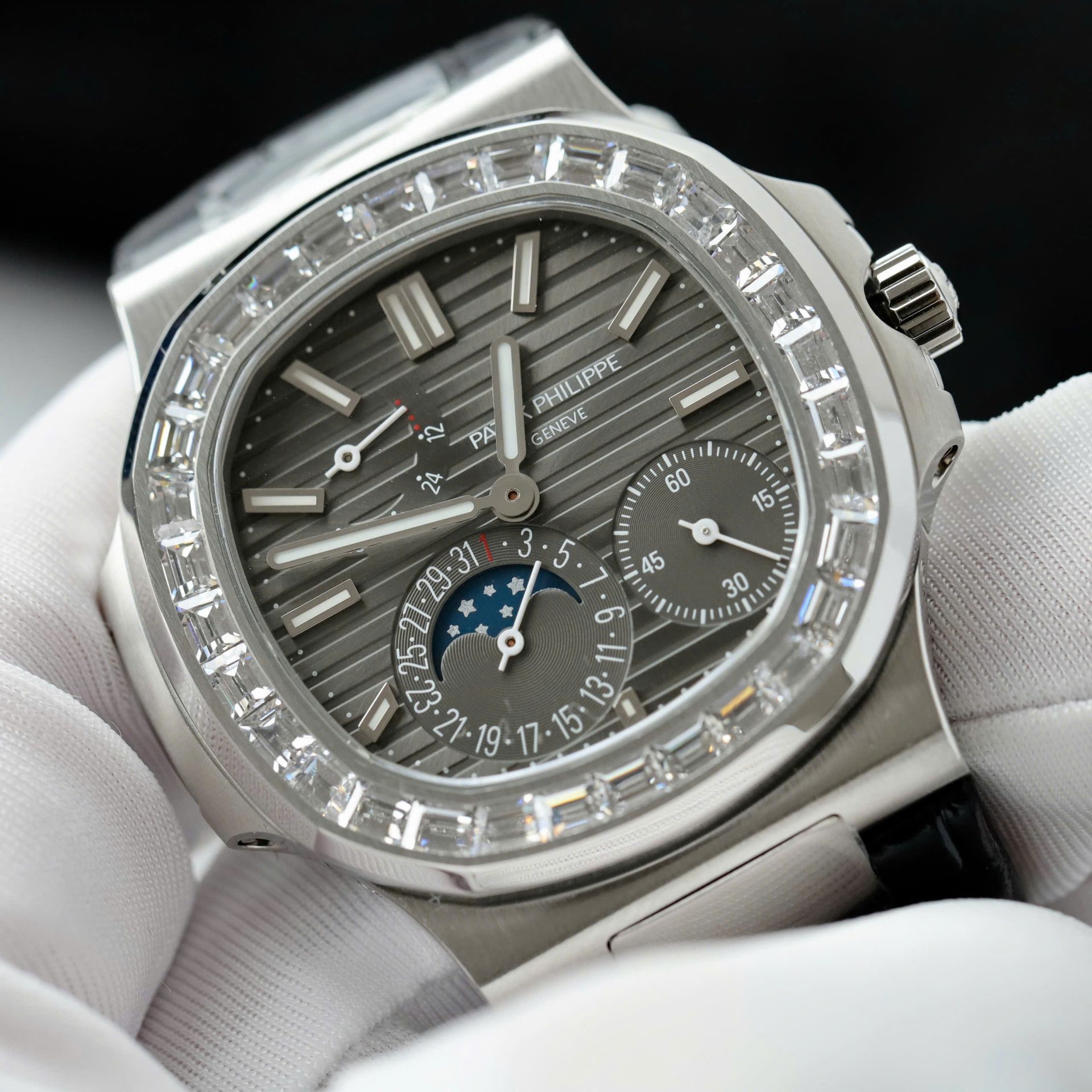 Patek Philippe Super Clone Nautilus 5724 Gray Dial Leather Strap PPF Factory 40mm - Image 4