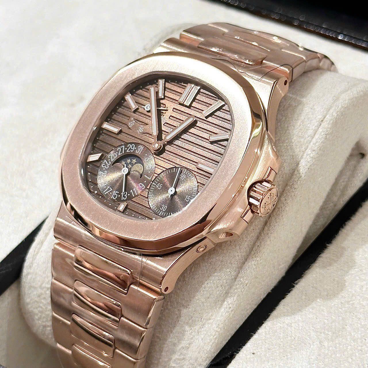 Patek Philippe Nautilus 5712 Gold Wrapped Chocolate Dial GRF 40mm Super Clone - Image 7