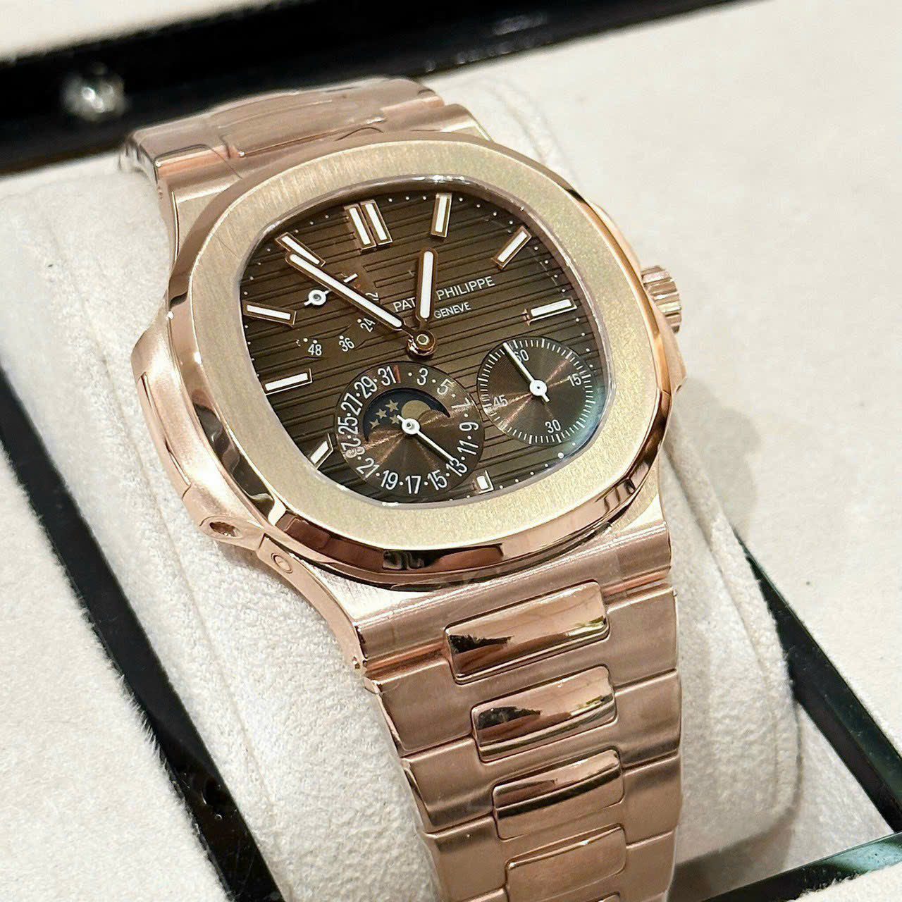 Patek Philippe Nautilus 5712 Gold Wrapped Chocolate Dial GRF 40mm Super Clone - Image 6