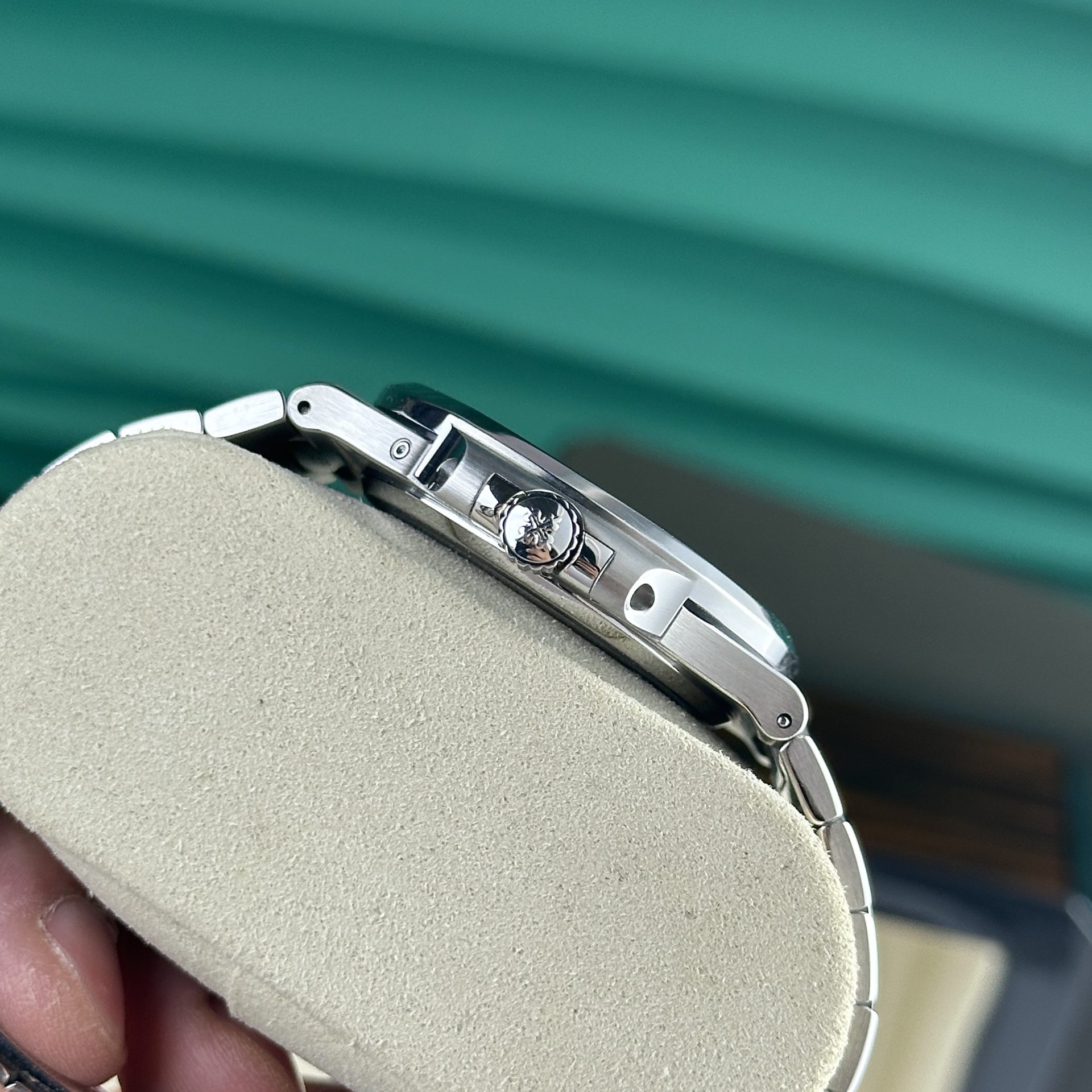 Patek Philippe Super Clone Watch Nautilus 5712 Custom Authentic Details 40mm - Image 6