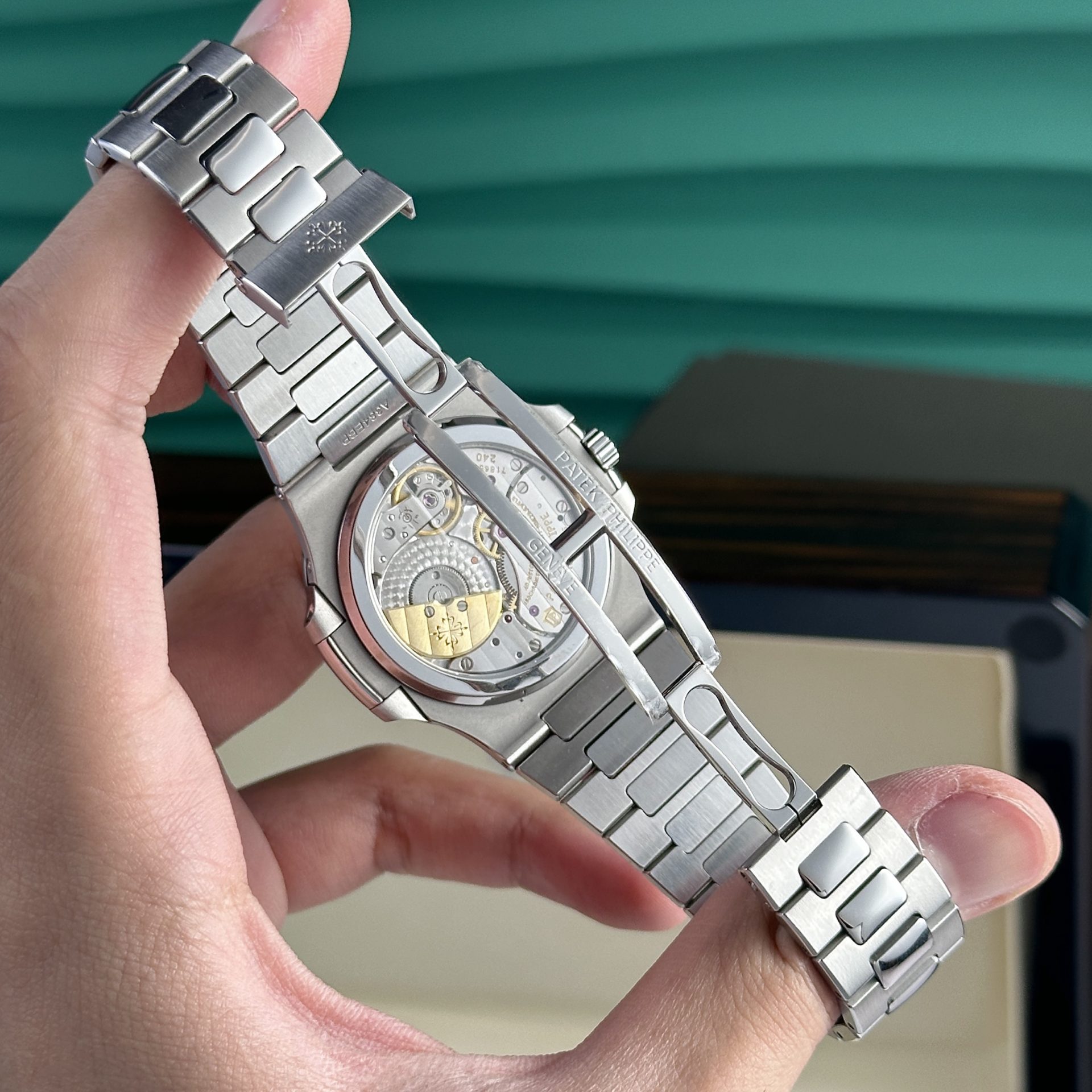 Patek Philippe Super Clone Watch Nautilus 5712 Custom Authentic Details 40mm - Image 10