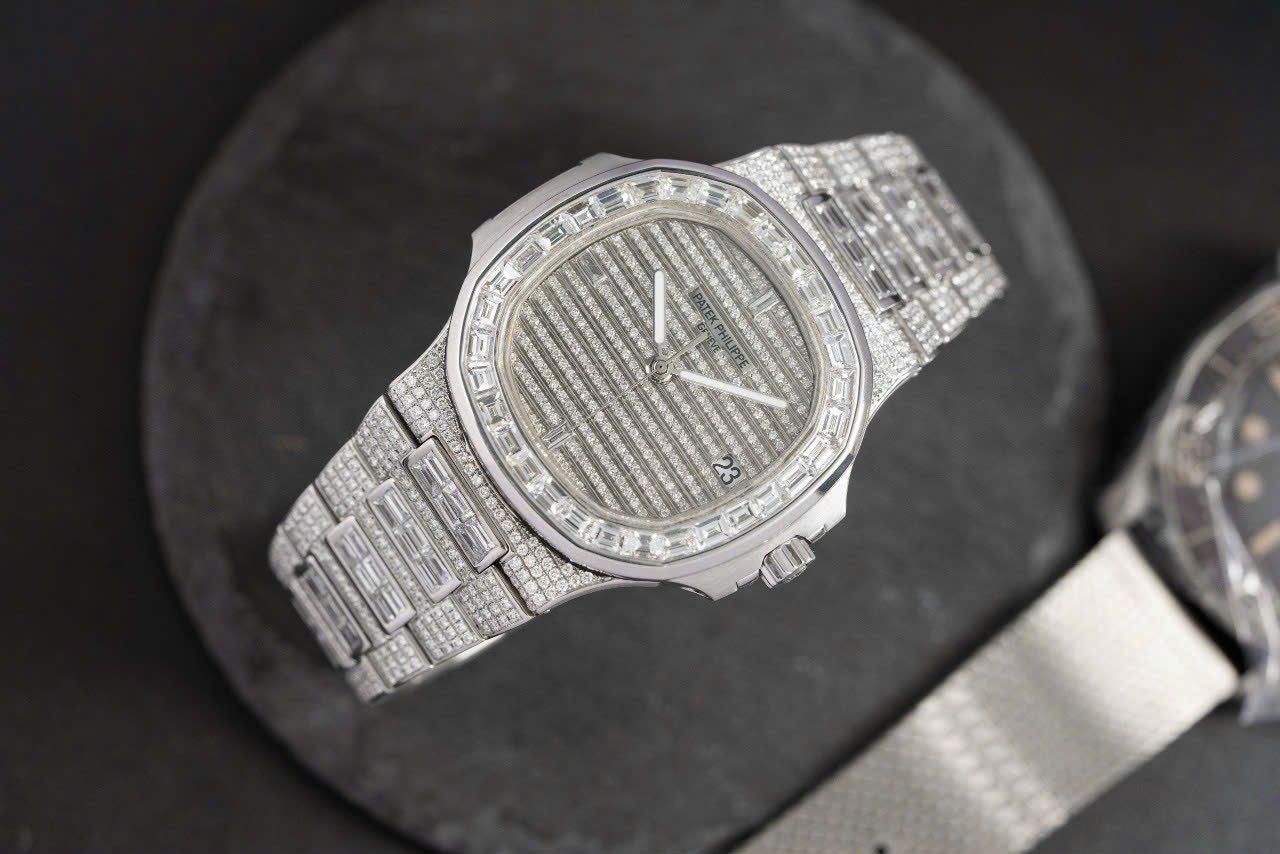 Patek Philippe Super Clone Watch Nautilus 5719 Full Diamonds Baguette 40mm - Image 3