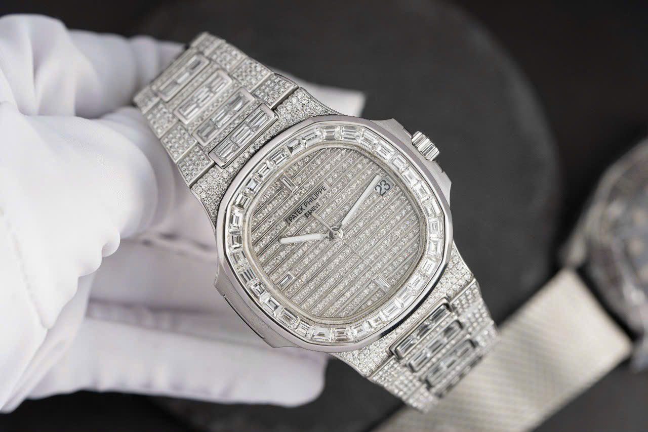 Patek Philippe Super Clone Watch Nautilus 5719 Full Diamonds Baguette 40mm - Image 2