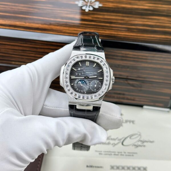 Dong Ho Patek Philippe Nautilus 5722 Replica 11 Mat Xanh Dinh Da Baguette PPF Factory 40mm 4 1