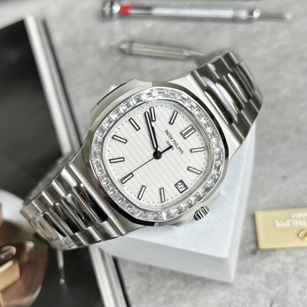 Dong Ho Patek Philippe Nautilus 5723 Replica 11 Cao Cap Nhat 40mm 10 1