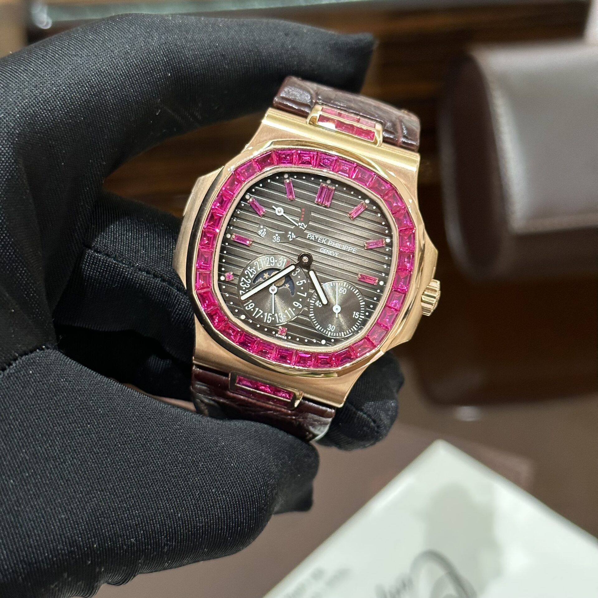 Patek Philippe Nautilus 5724 Gold Wrapped With Ruby Bezel 40mm Super Clone - Image 7