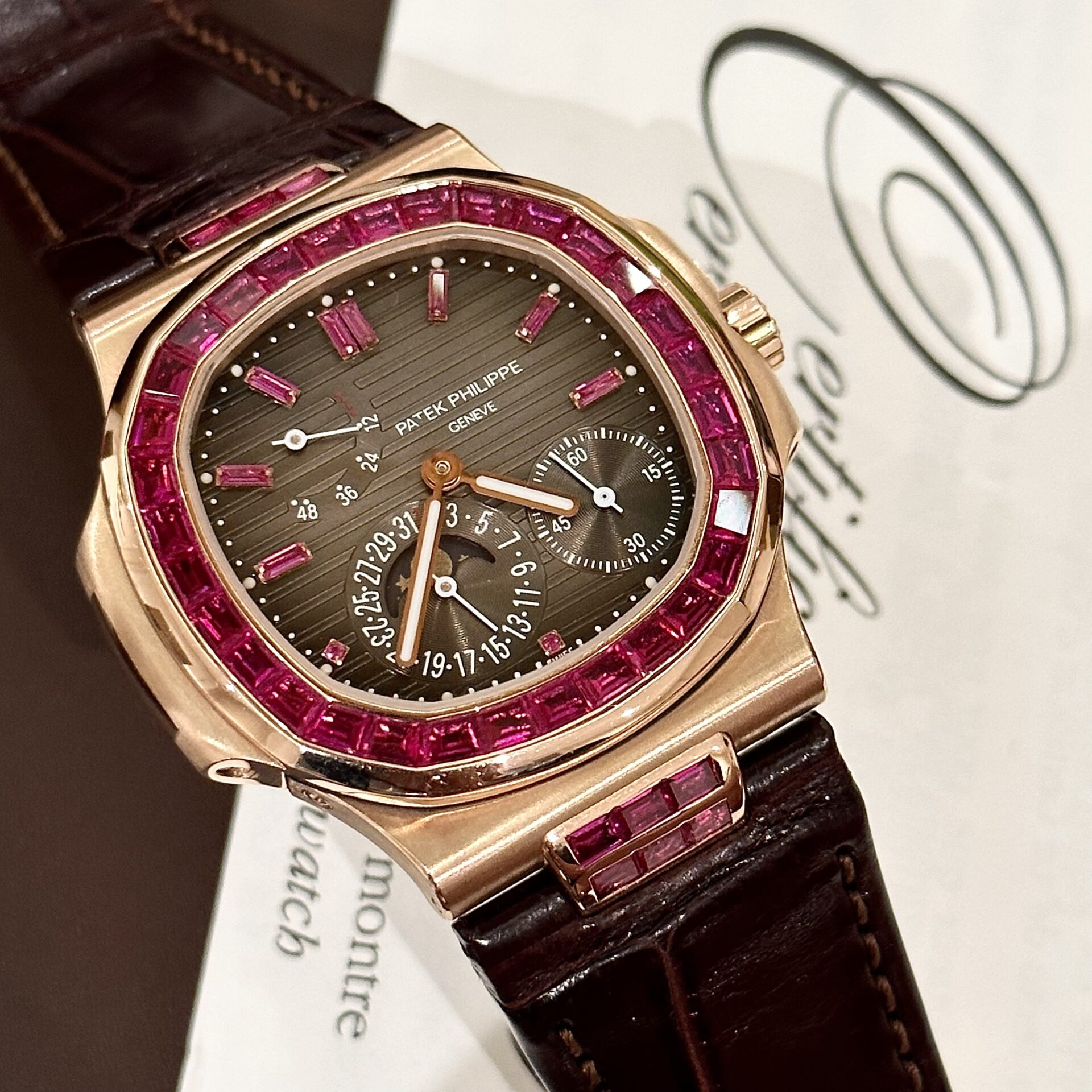 Patek Philippe Nautilus 5724 Gold Wrapped With Ruby Bezel 40mm Super Clone - Image 4