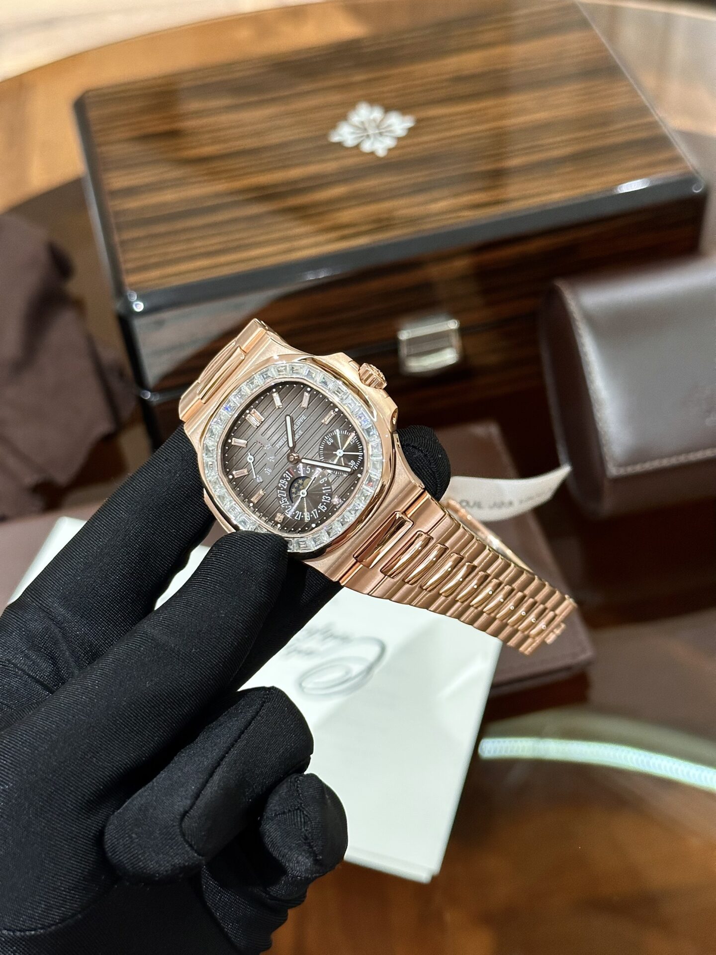 Patek Philippe Nautilus 5724 Super Clone Watch Gold Wrapped Diamond Moissanite 40mm - Image 7