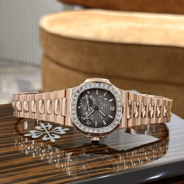 Dong Ho Patek Philippe Nautilus 5724 Boc Vang Do Kim Cuong Moissanite 40mm 7 1