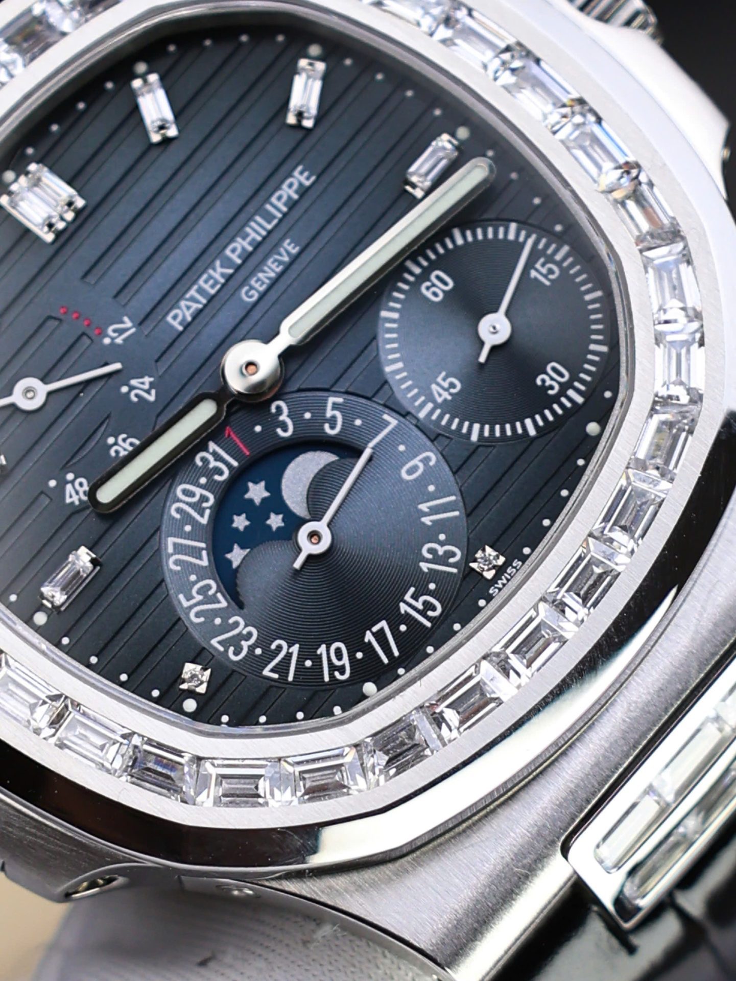 Patek Philippe Nautilus 5724 Blue Dial Super Clone Watch Full Function PPF Factory 40mm - Image 6