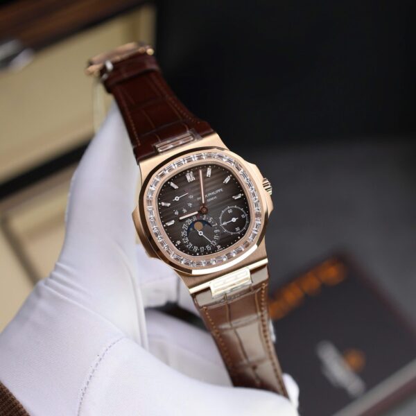 Dong Ho Patek Philippe Nautilus 5724 Rep 11 Ma Vang Hong Chay Full Chuc Nang PPF 40mm 1 1