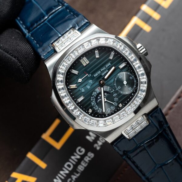 Dong Ho Patek Philippe Nautilus 5724G Replica 11 Blue GRF 40mm 2 1