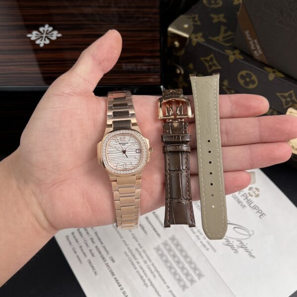 Dong Ho Patek Philippe Nautilus 7010 Replica 11 Nu Mat Trang GR Factory 32mm 1 1