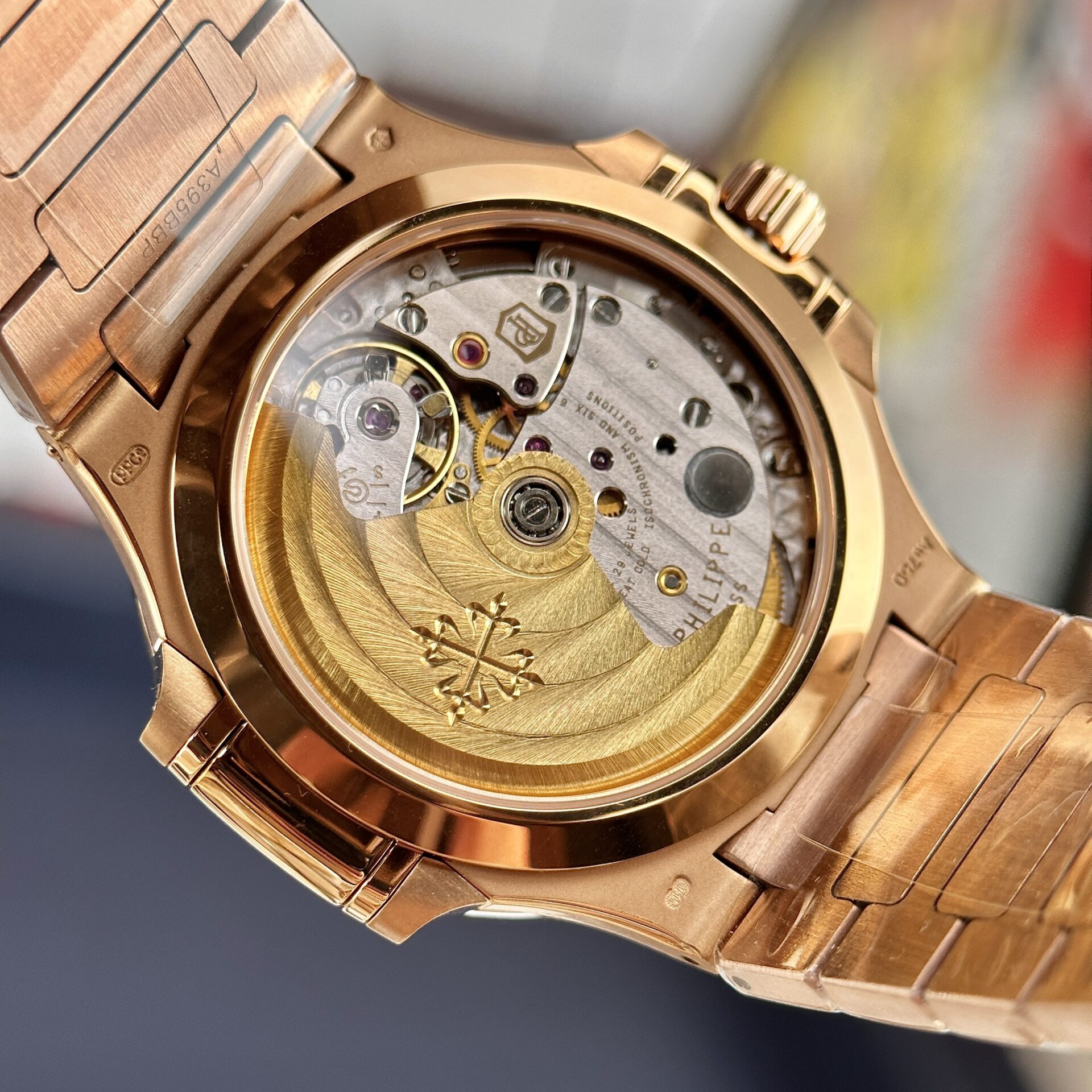 Patek Philippe Nautilus 7118 Super Clone Watch Rose Gold 3K Factory 35.2mm - Image 8