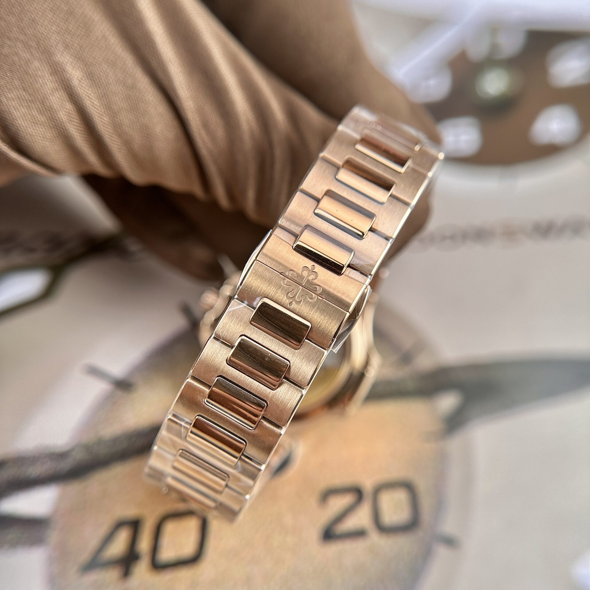 Patek Philippe Nautilus 7118 Super Clone Watch Rose Gold 3K Factory 35.2mm - Image 11