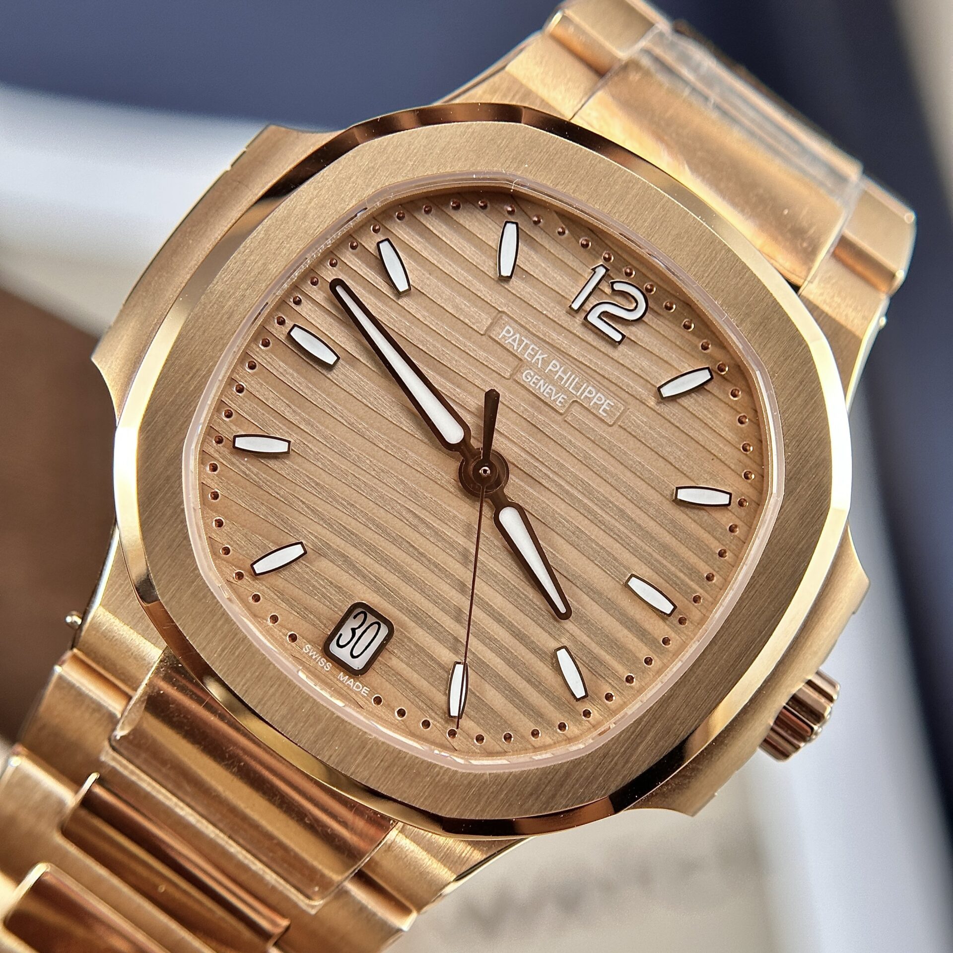 Patek Philippe Nautilus 7118 Super Clone Watch Rose Gold 3K Factory 35.2mm - Image 3