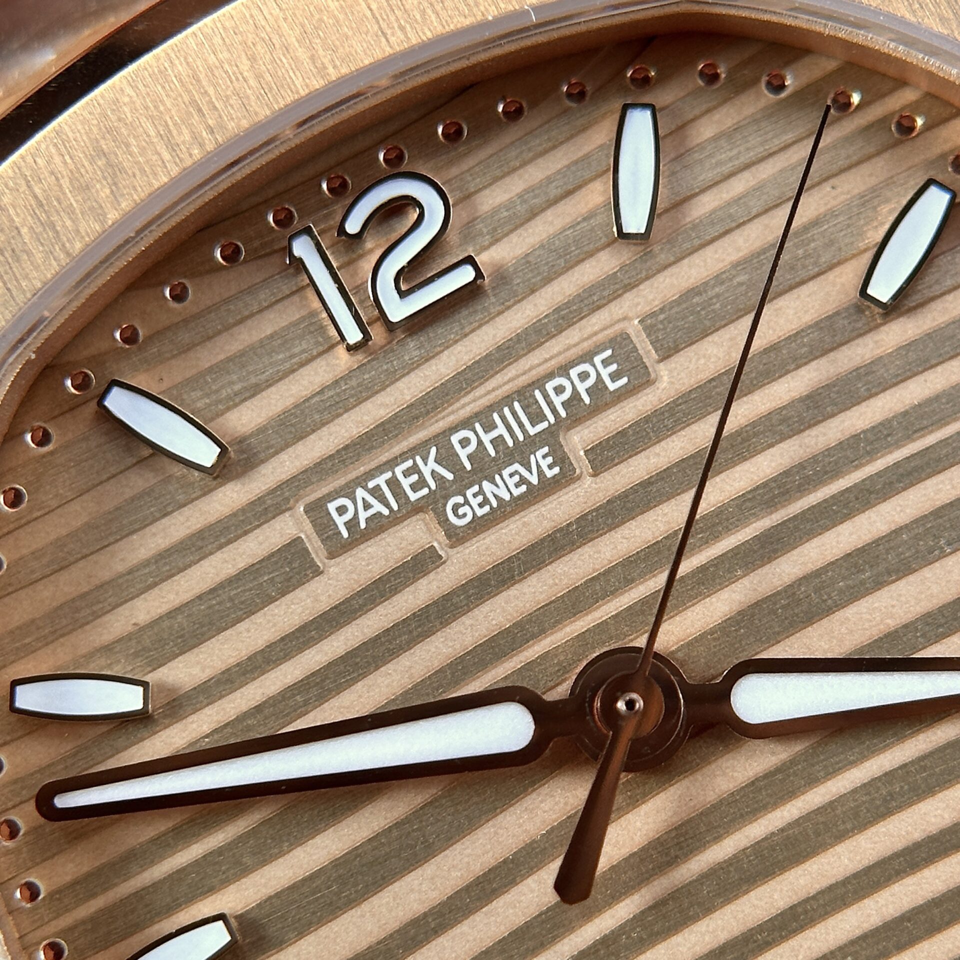 Patek Philippe Nautilus 7118 Super Clone Watch Rose Gold 3K Factory 35.2mm - Image 4
