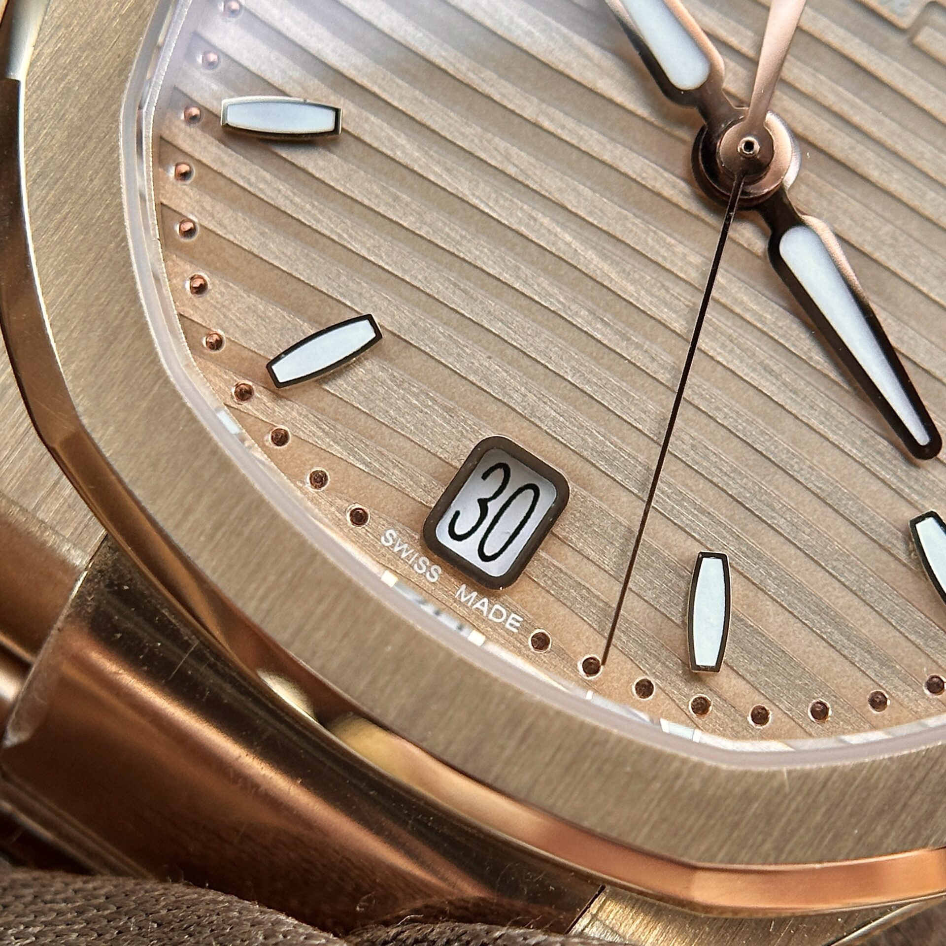 Patek Philippe Nautilus 7118 Super Clone Watch Rose Gold 3K Factory 35.2mm - Image 5