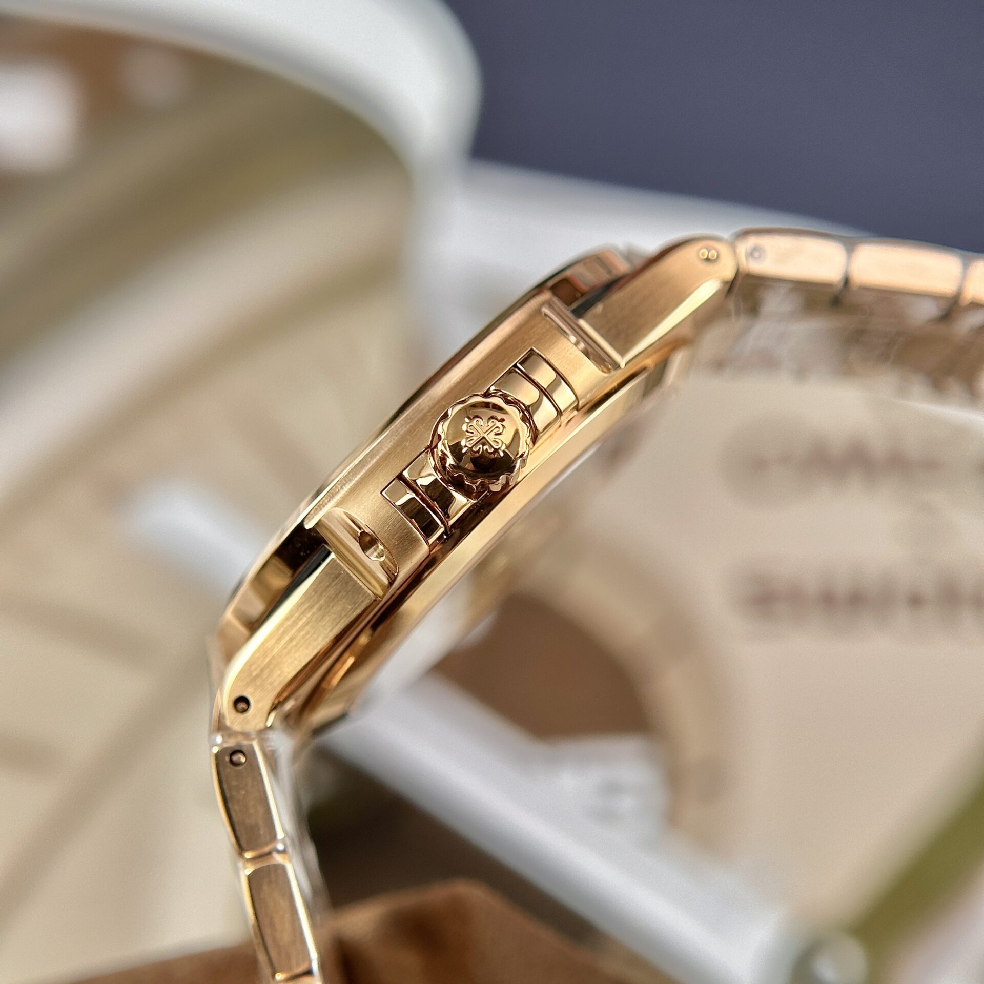 Patek Philippe Nautilus 7118 Super Clone Watch Rose Gold 3K Factory 35.2mm - Image 6