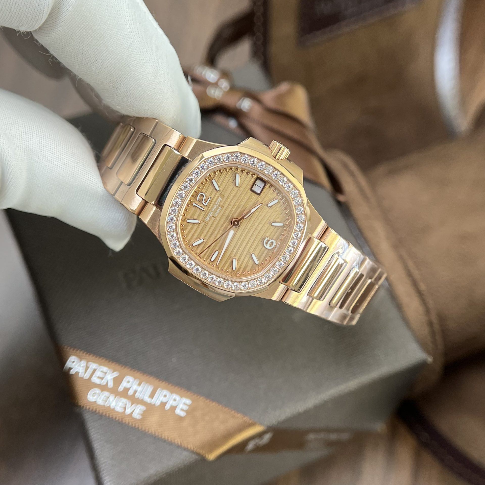 Patek Philippe Super Clone Watch Nautilus 7010 Dial Yellow 32mm - Image 2