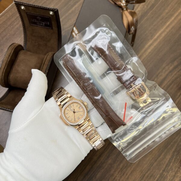 Dong Ho Patek Philippe Nu Dinh Da Nautilus 7010 Replica 11 32mm 2 1