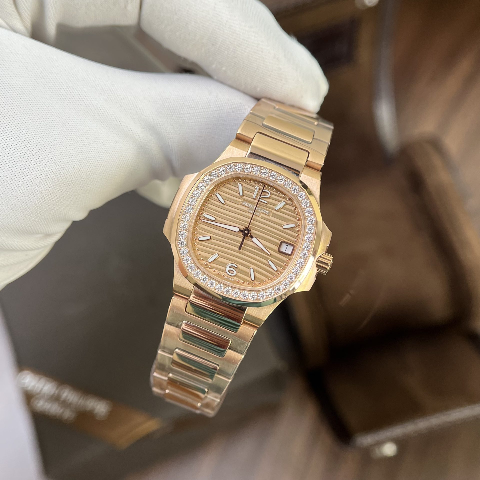 Patek Philippe Super Clone Watch Nautilus 7010 Dial Yellow 32mm - Image 4