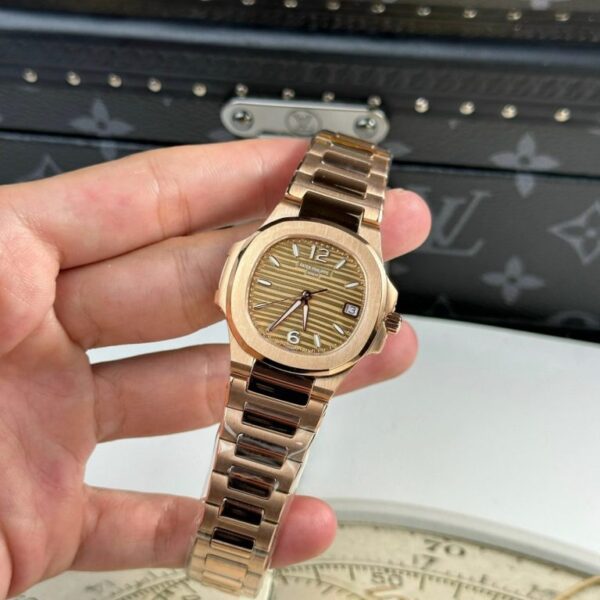 Dong Ho Patek Philippe Nu Mau Vang Hong May Pin Nautilus 7010 32mm 1 1