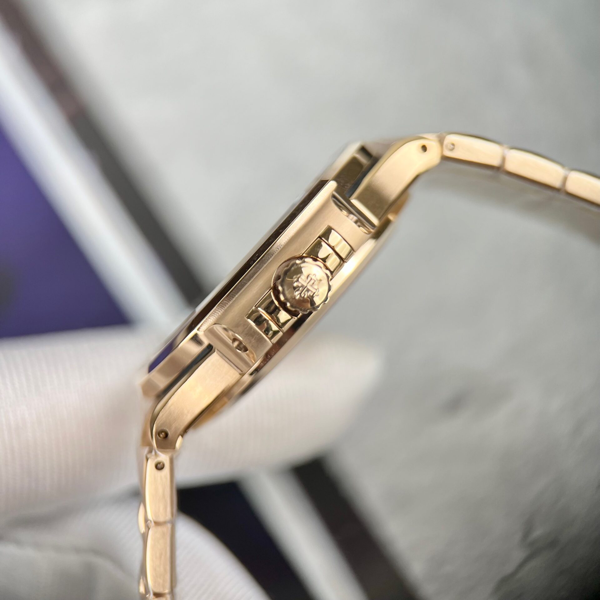 Patek Philippe Super Clone Watch Nautilus 7118 Rose Gold 3K Factory 35.2mm - Image 6
