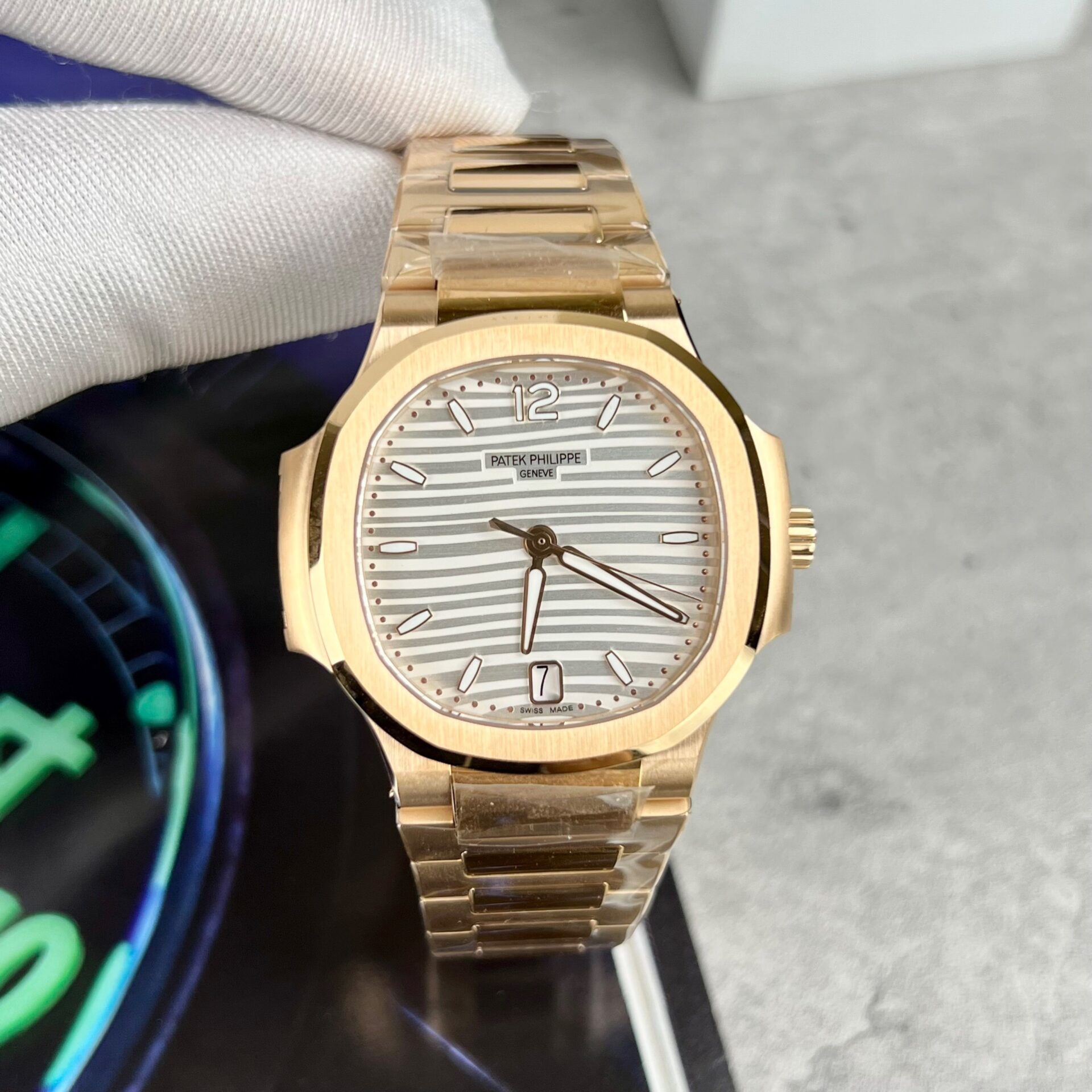 Patek Philippe Super Clone Watch Nautilus 7118 Rose Gold 3K Factory 35.2mm