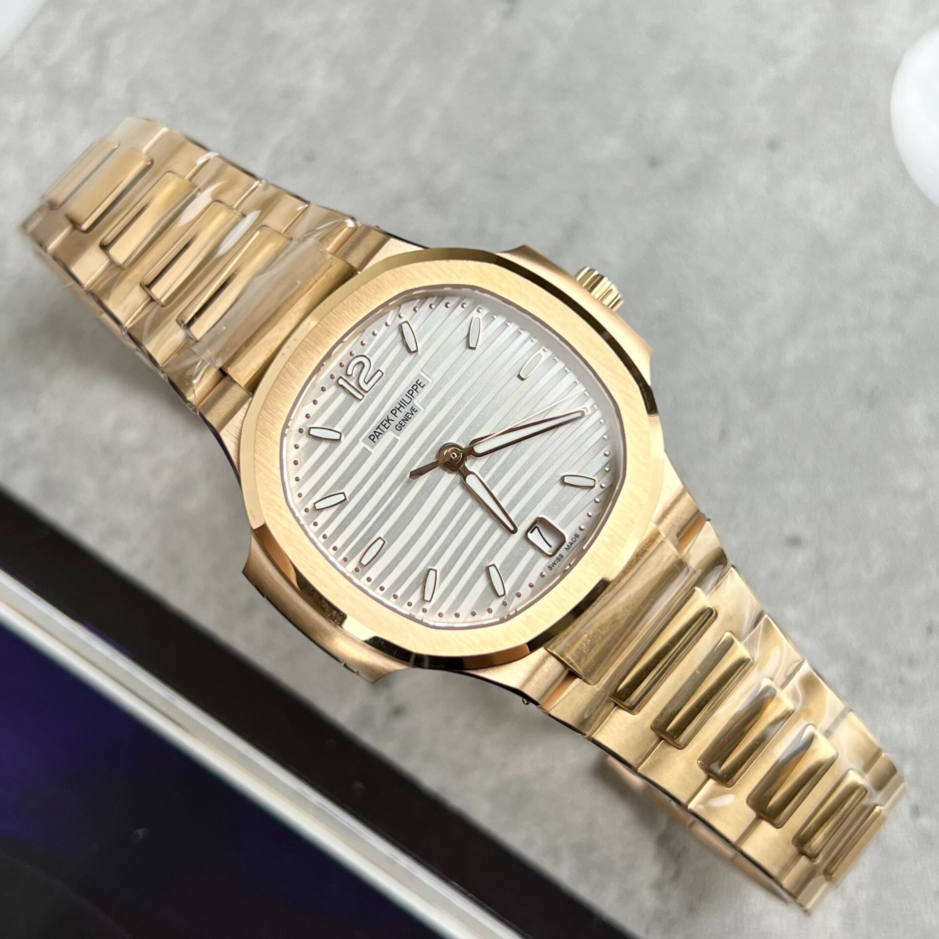 Patek Philippe Super Clone Watch Nautilus 7118 Rose Gold 3K Factory 35.2mm - Image 2
