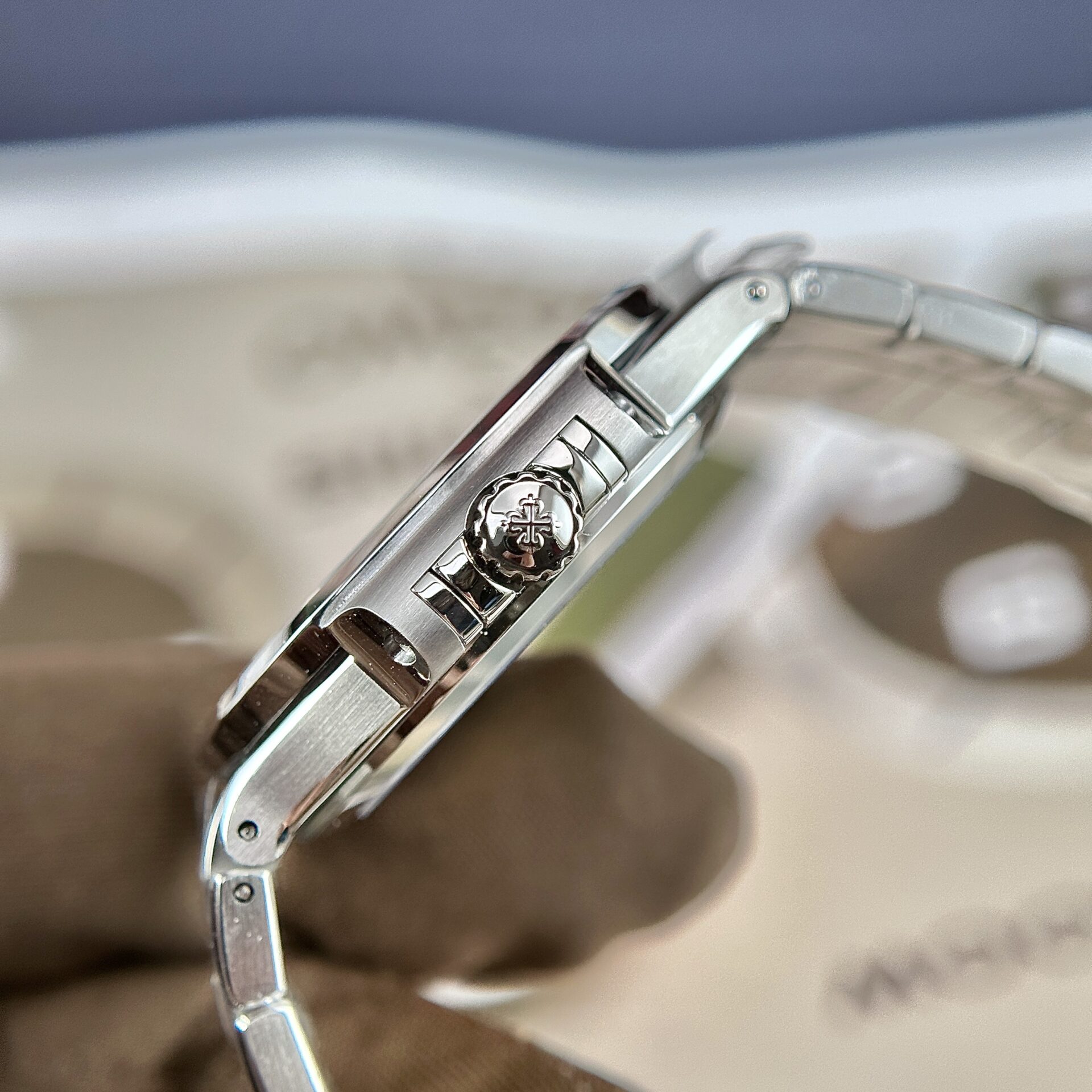 Patek Philippe Nautilus 7118 Super Clone Watch Blue Dial Stone Bezel 35.2mm - Image 6