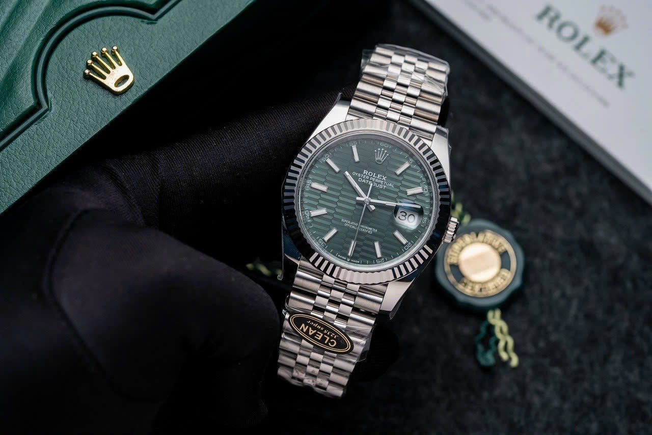 Rolex DateJust 126334 Super Clone Watch Green Dial Jubilee Strap Clean 41mm - Image 3