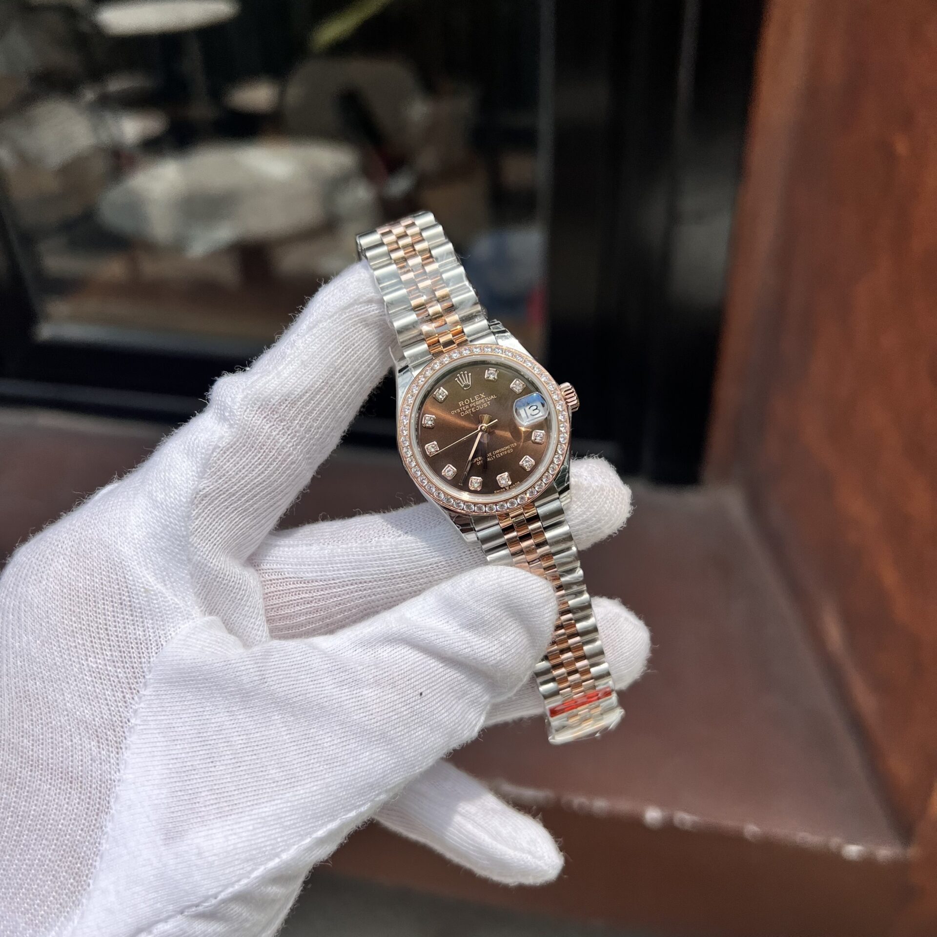 Rolex DateJust Women’s Replica Watch Chocolate Dial Diamond Bezel EW Factory 31mm - Image 4