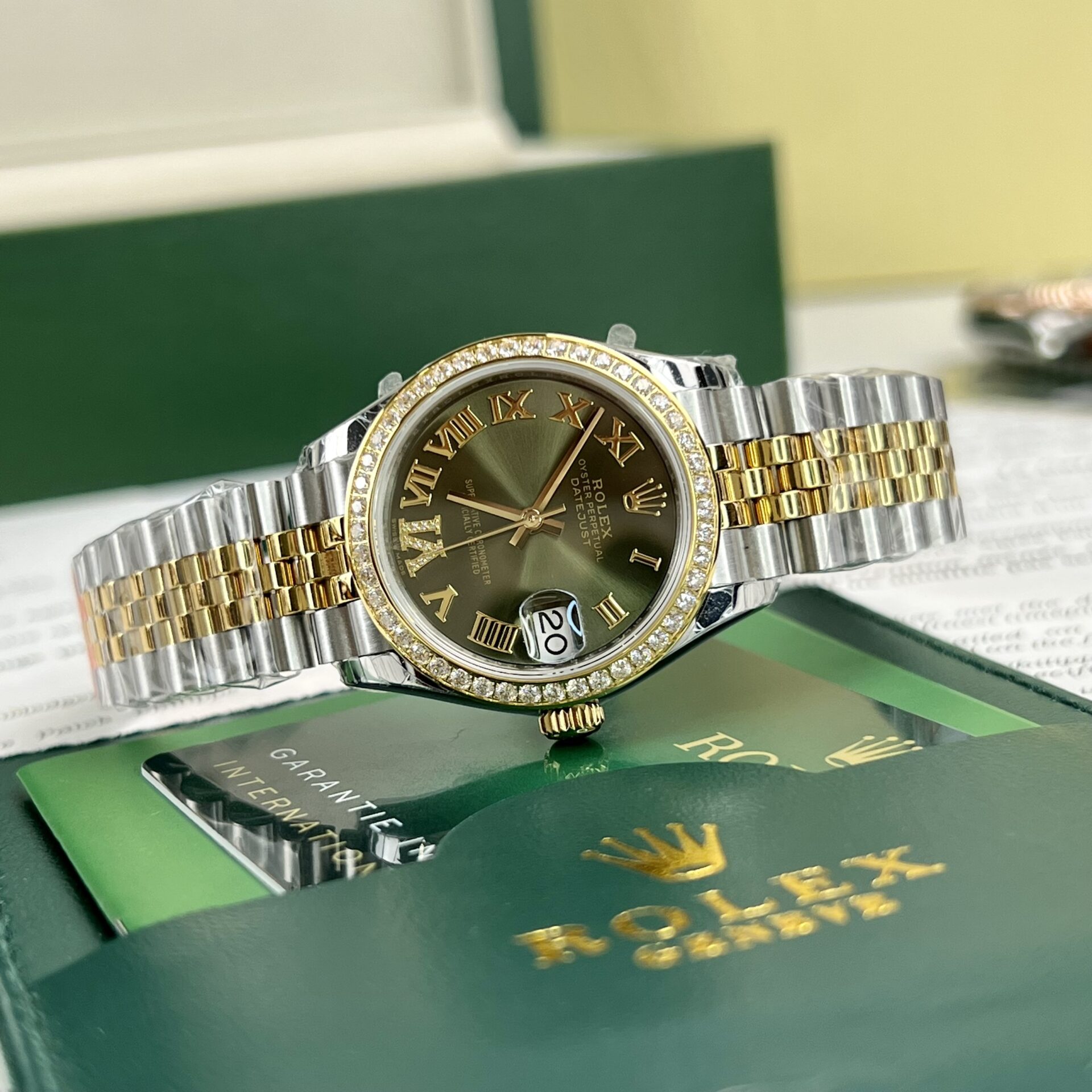 Rolex DateJust Women’s Super Clone 1:1 Watch With Stone Bezel 31mm - Image 2