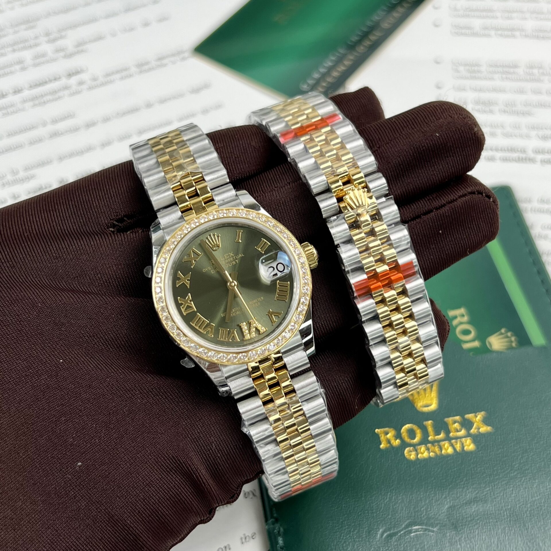 Rolex DateJust Women’s Super Clone 1:1 Watch With Stone Bezel 31mm