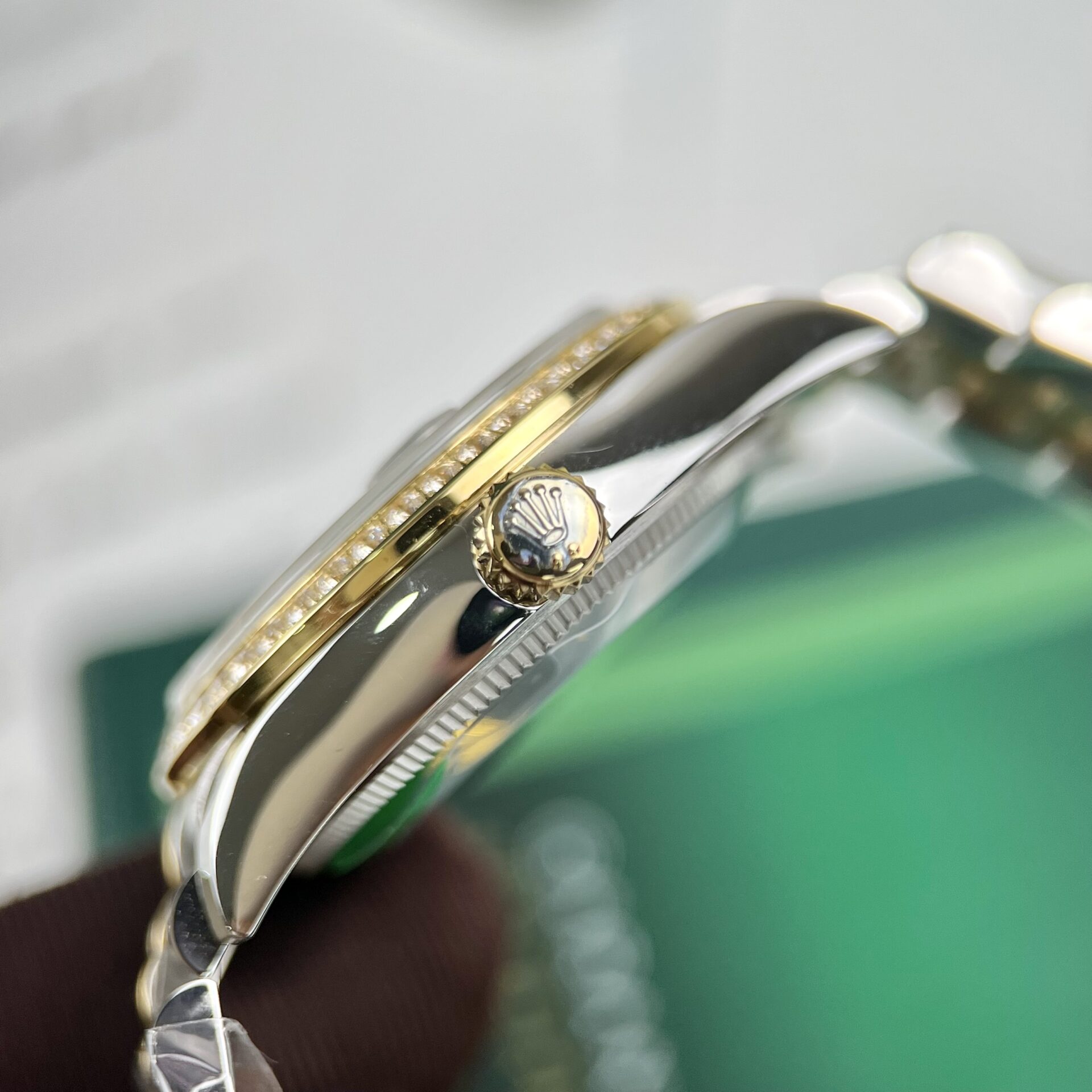 Rolex DateJust Women’s Super Clone 1:1 Watch With Stone Bezel 31mm - Image 6