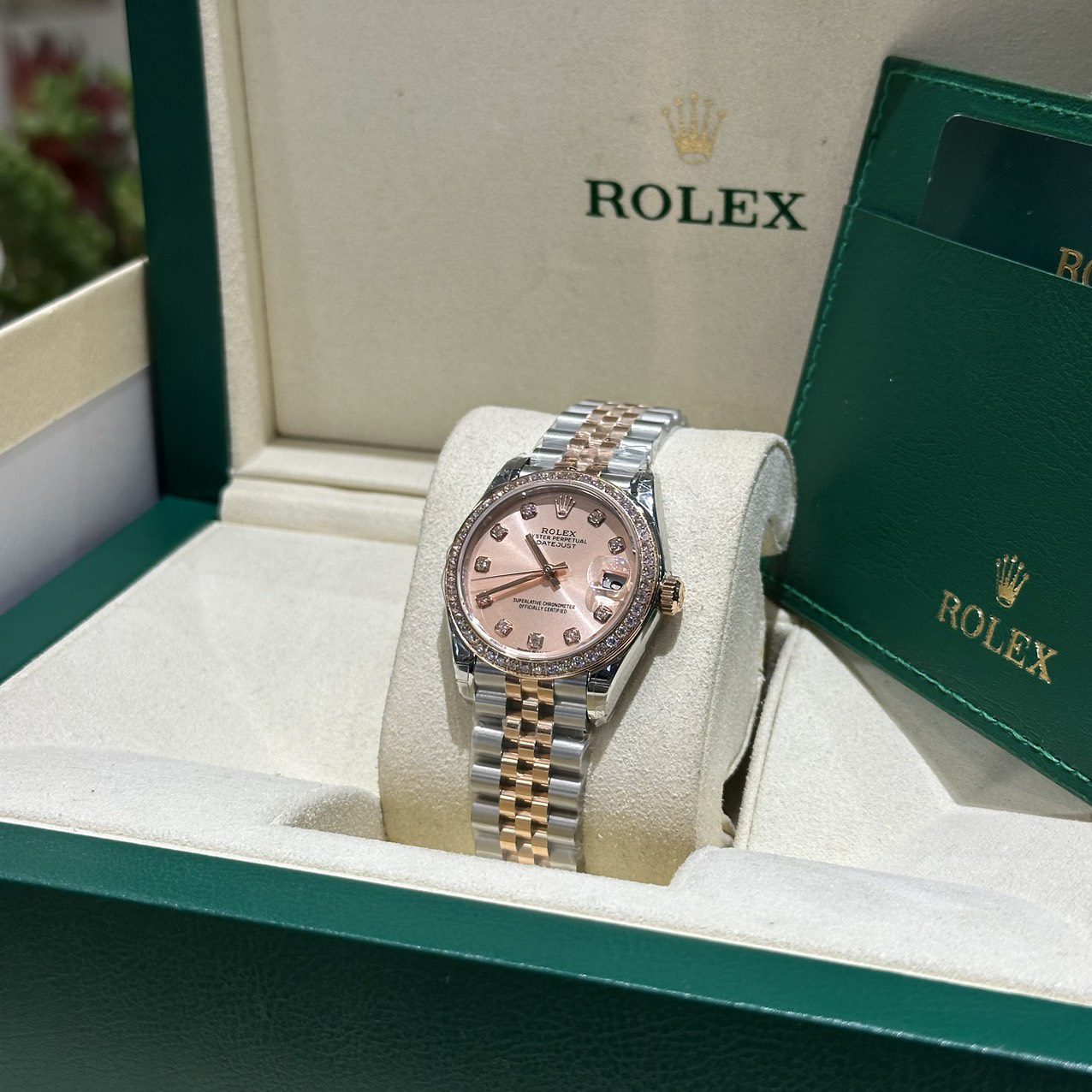 Rolex DateJust Women’s High Quality Super Clone Sunburt Dial Jubilee Strap 31mm - Image 4