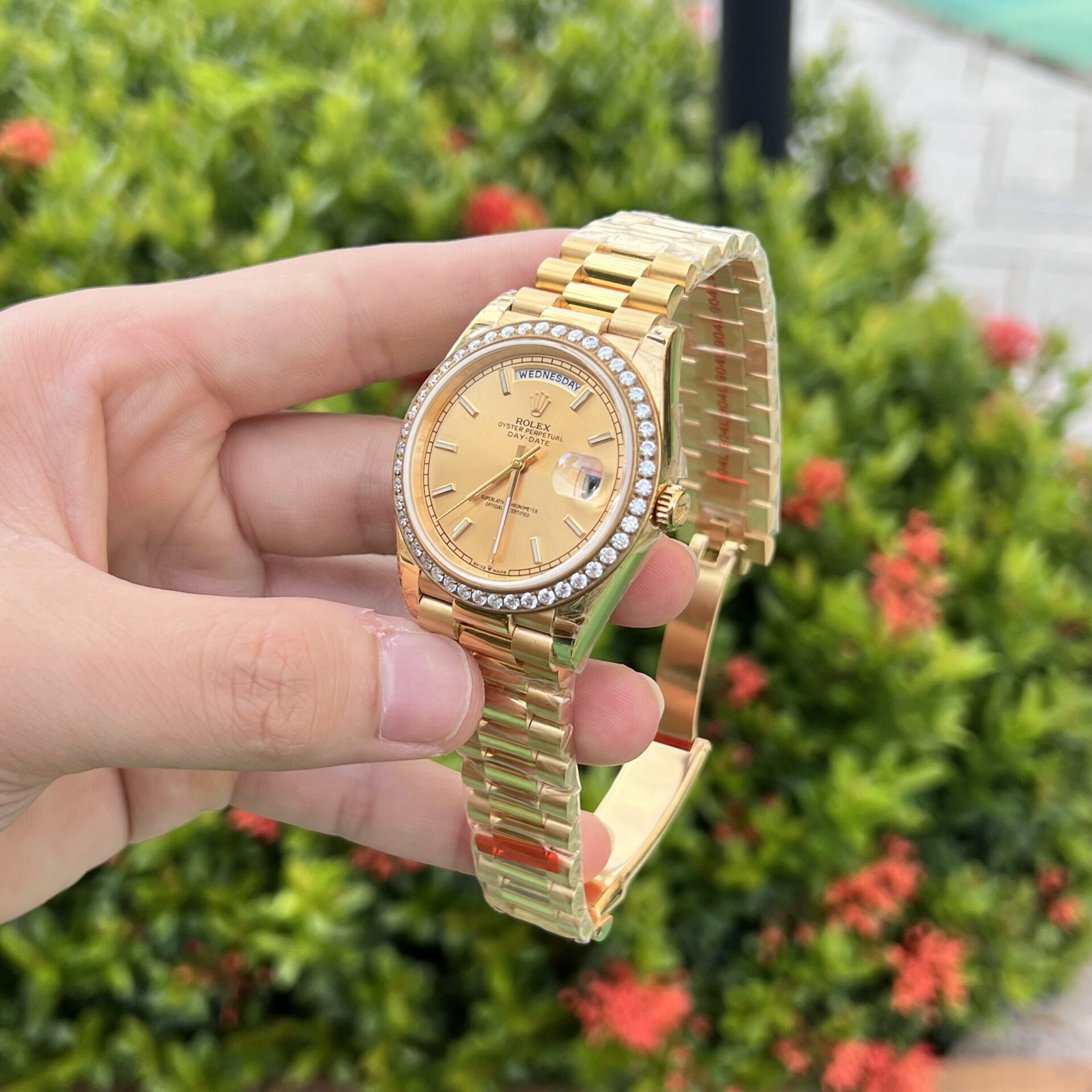Rolex Day-Date Super Clone Watch Diamond Bezel Champagne Dial 40mm - Image 5