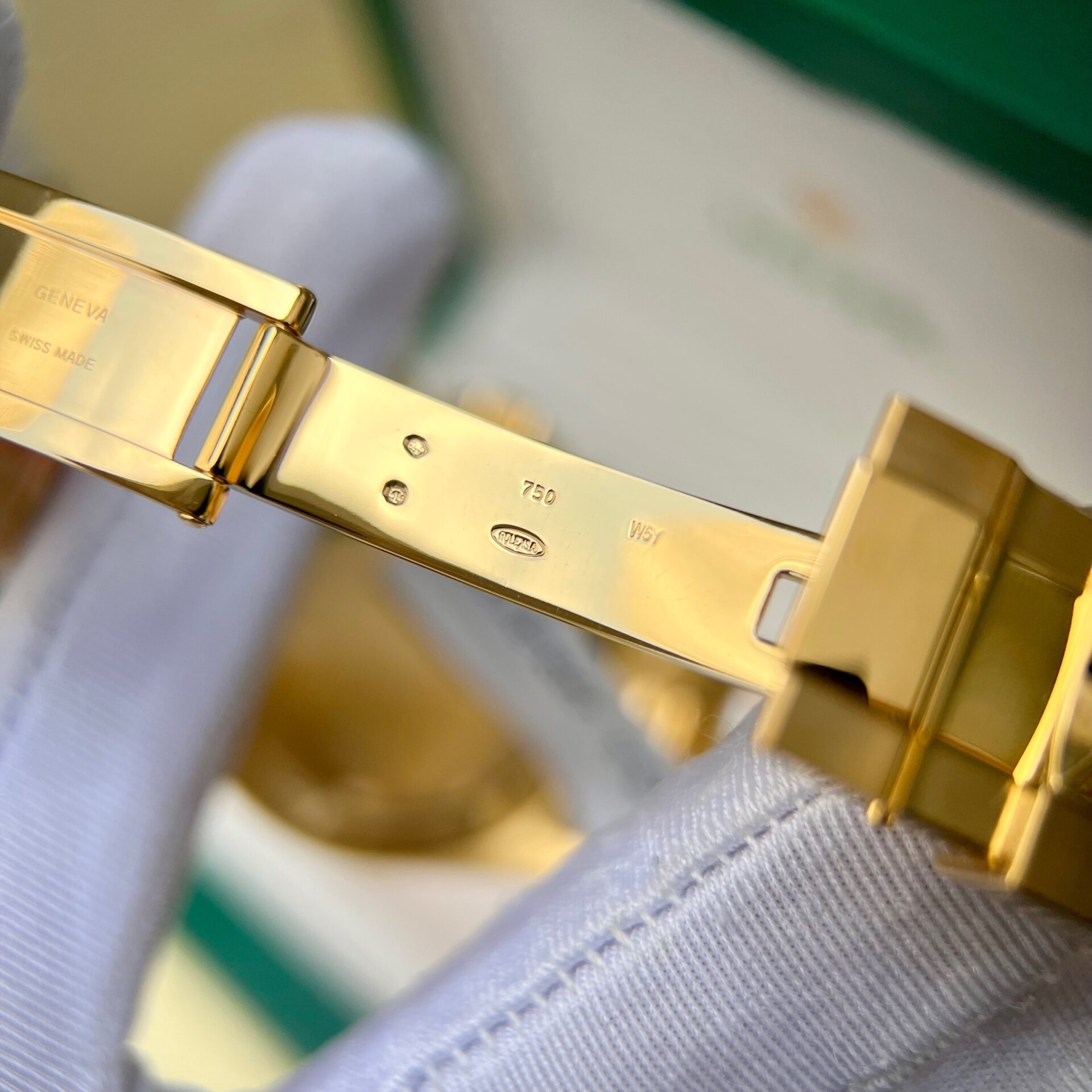 Rolex Daytona Loki Gold Wrapped Highest Quality Super Clone Watch 40mm - Image 9