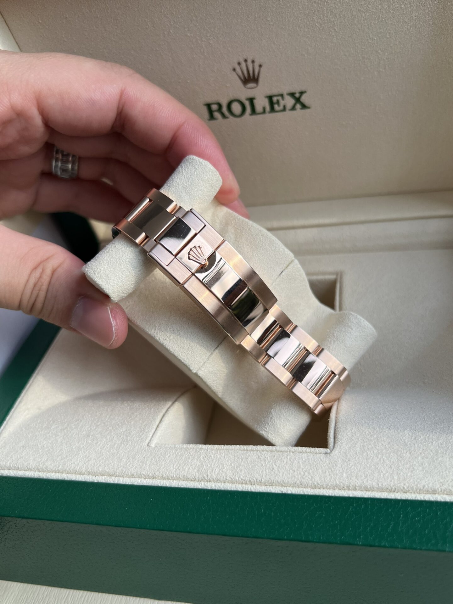Rolex Daytona Rainbow Super Clone Watch Gold Wrapped Moissanite TW 40mm - Image 8