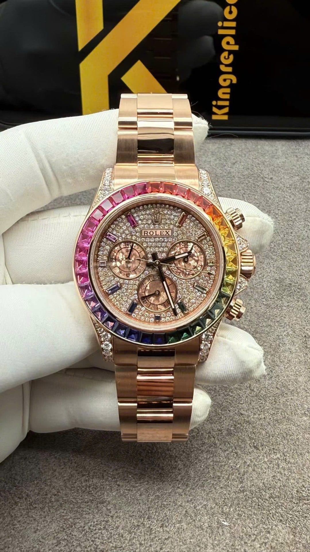 Rolex Daytona Rainbow Super Clone Watch Crafted in Solid Gold with 40mm Natural Diamonds