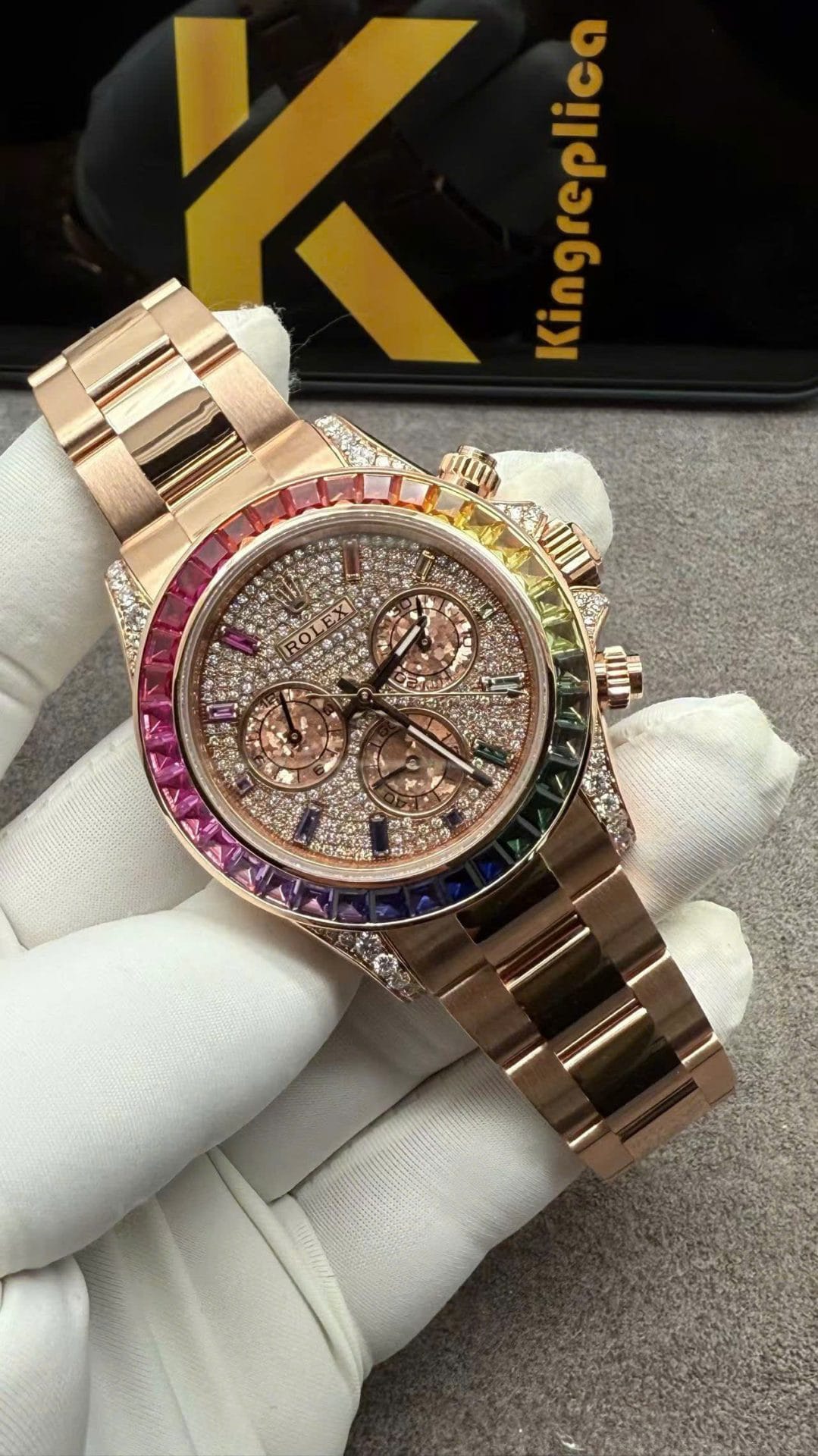 Rolex Daytona Rainbow Super Clone Watch Crafted in Solid Gold with 40mm Natural Diamonds - Image 3
