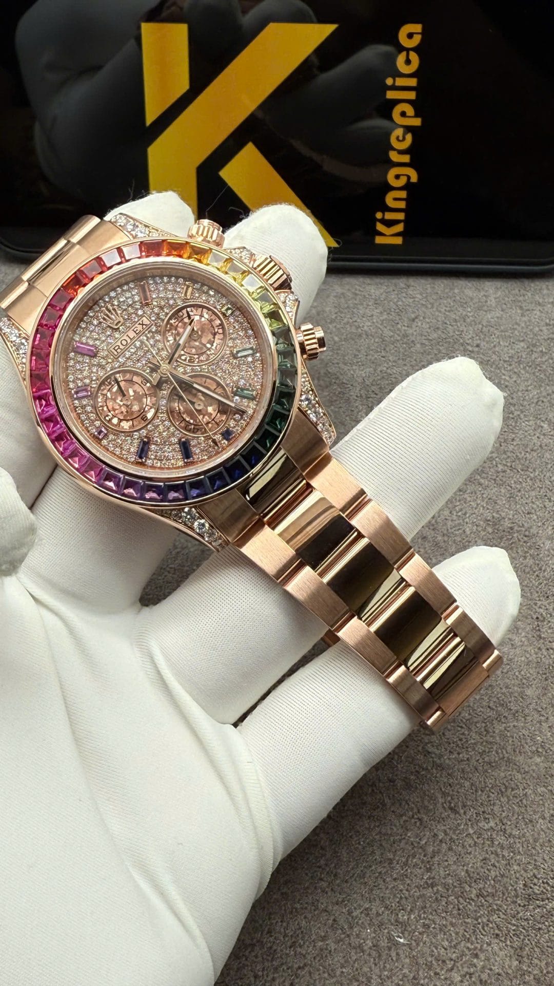 Rolex Daytona Rainbow Super Clone Watch Crafted in Solid Gold with 40mm Natural Diamonds - Image 4