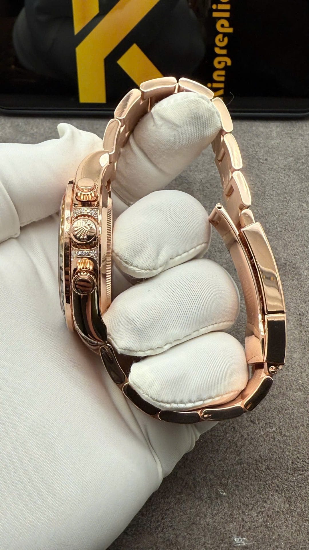 Rolex Daytona Rainbow Super Clone Watch Crafted in Solid Gold with 40mm Natural Diamonds - Image 5