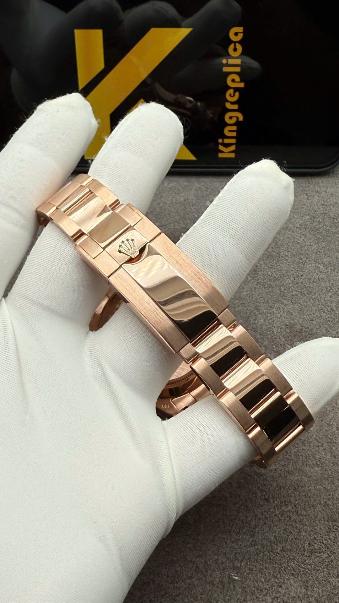 Rolex Daytona Rainbow Super Clone Watch Crafted in Solid Gold with 40mm Natural Diamonds - Image 7