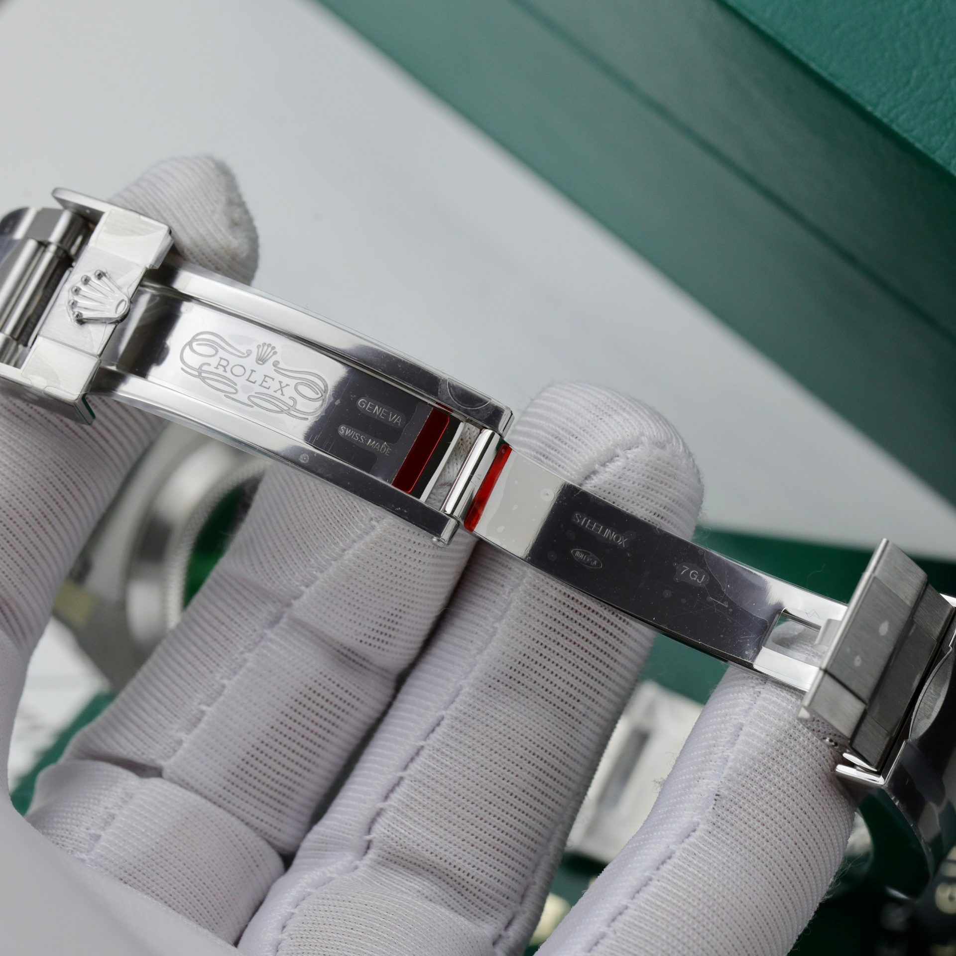 Rolex Super Clone Watch Submariner 116610LV Hulk VS Factory 40mm - Image 10