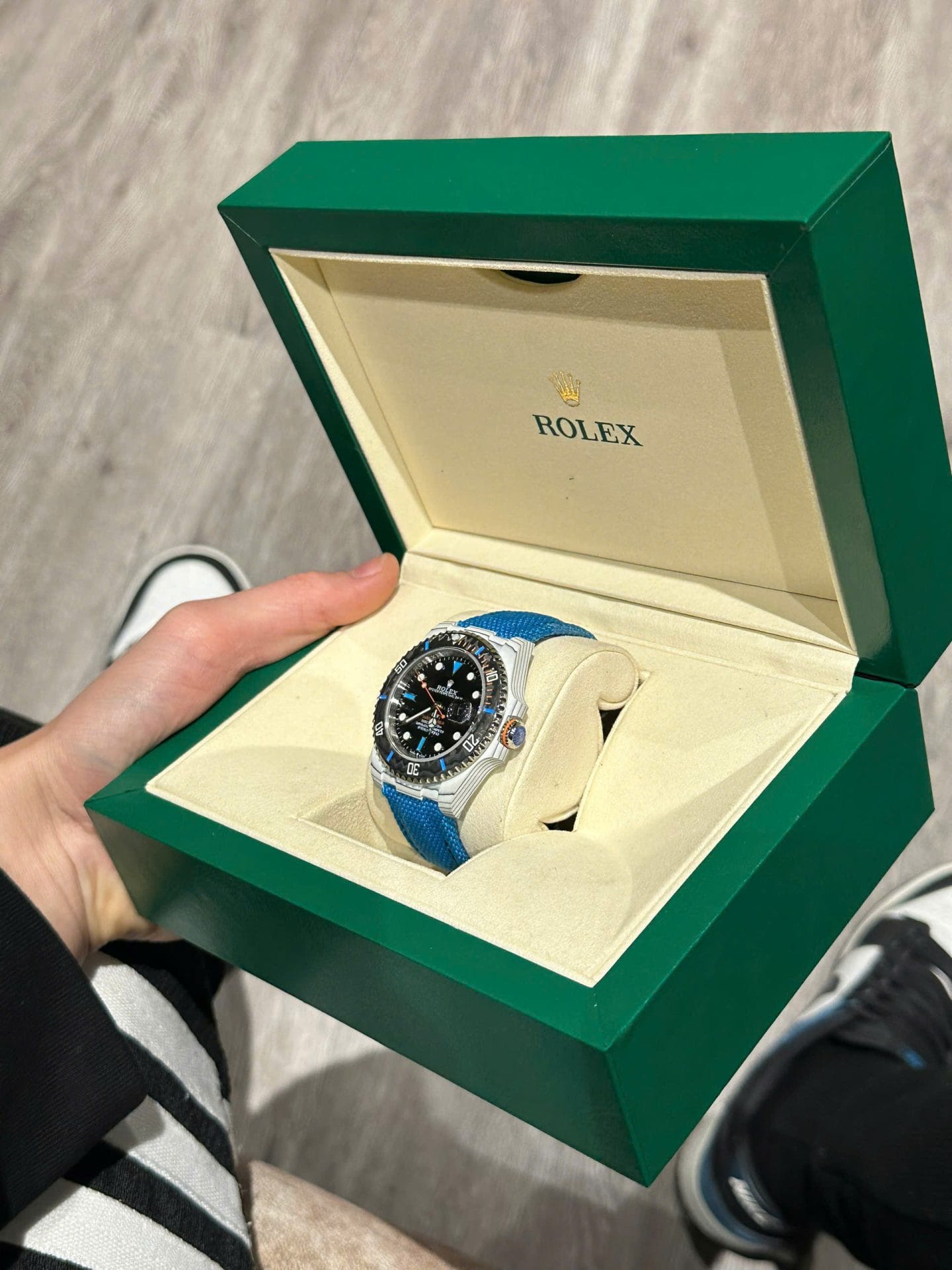 Rolex Submariner DIW Carbon Super Clone Watch Black Dial 40mm - Image 6